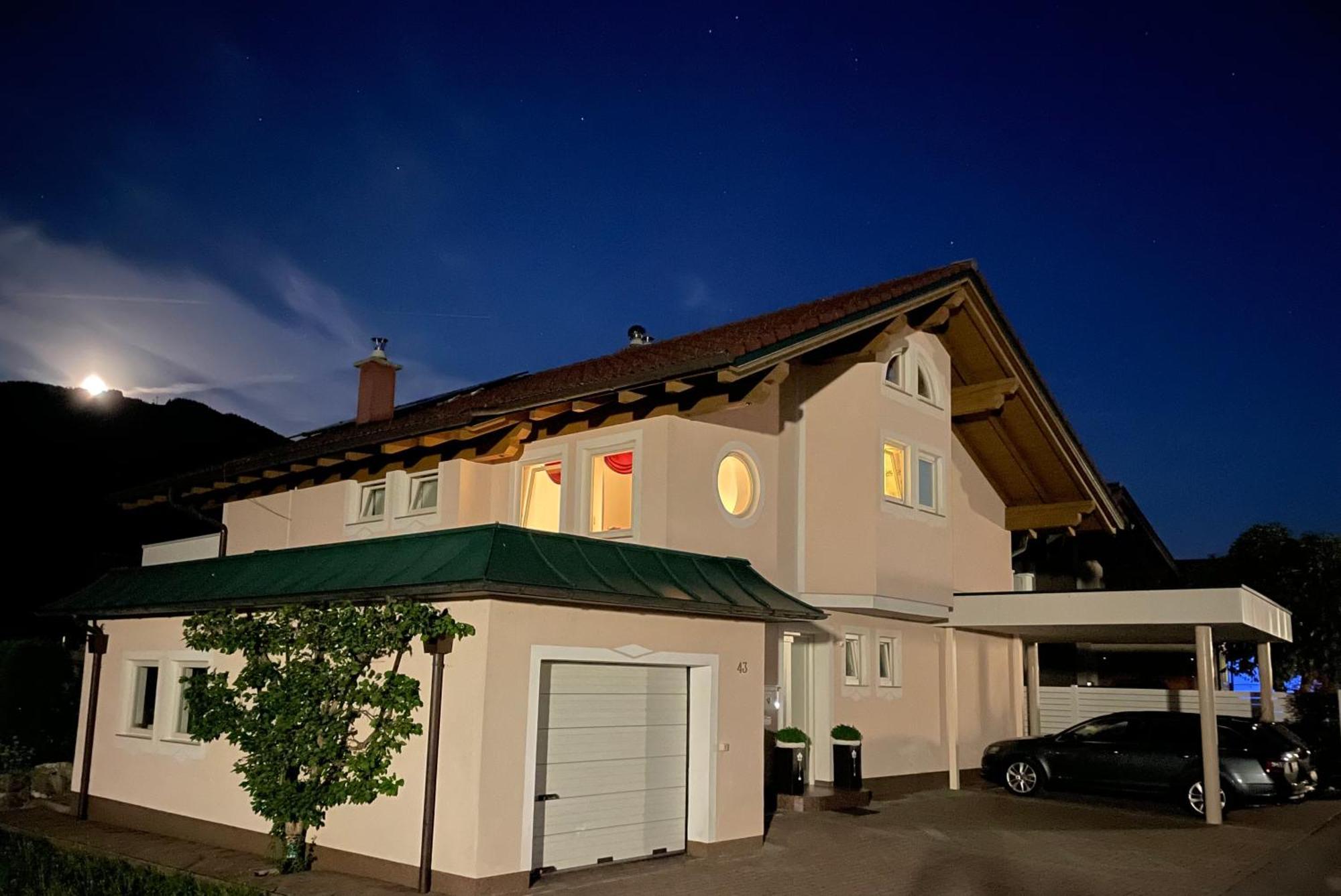 Haus Krismer ラートシュタット エクステリア 写真